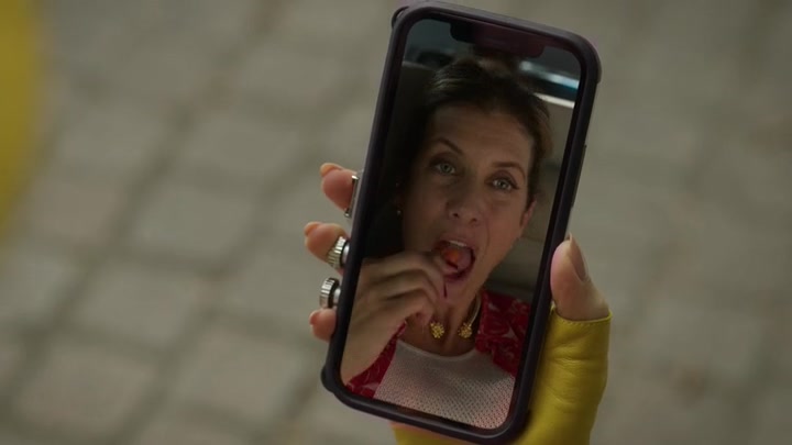 Emily_in_Paris_S02E09_WEBRip_x264-ION10_0385.jpg Emily_in_Paris_S02E09_WEBRip_x264-ION10_0385.jpg
