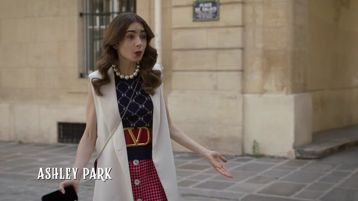Emily_in_Paris_S02E09_WEBRip_x264-ION10_0479.jpg