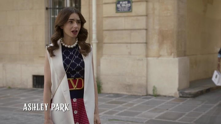 Emily_in_Paris_S02E09_WEBRip_x264-ION10_0482.jpg