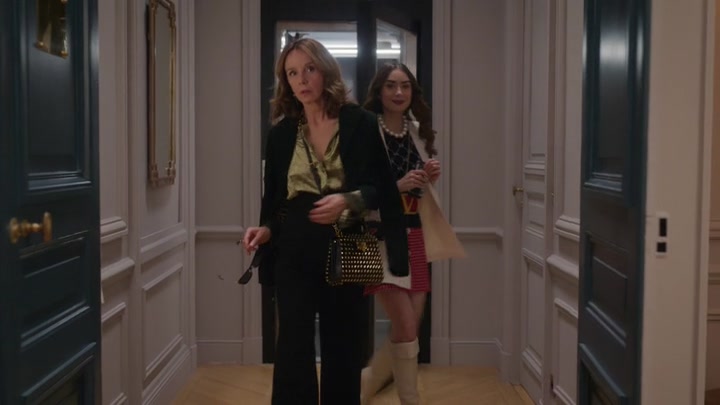Emily_in_Paris_S02E09_WEBRip_x264-ION10_0501.jpg Emily_in_Paris_S02E09_WEBRip_x264-ION10_0501.jpg