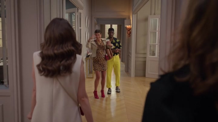 Emily_in_Paris_S02E09_WEBRip_x264-ION10_0503.jpg Emily_in_Paris_S02E09_WEBRip_x264-ION10_0503.jpg