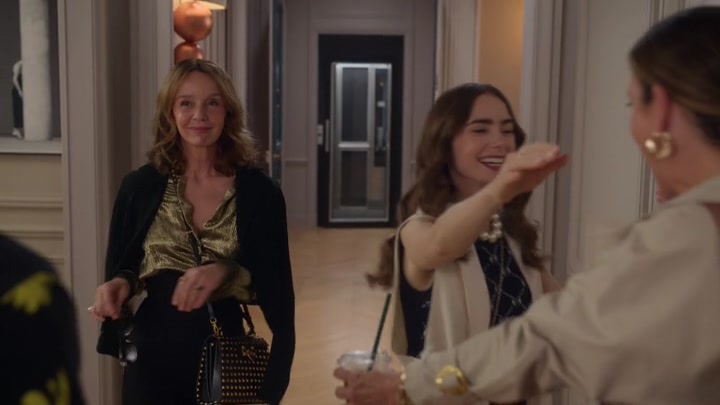 Emily_in_Paris_S02E09_WEBRip_x264-ION10_0507.jpg Emily_in_Paris_S02E09_WEBRip_x264-ION10_0507.jpg