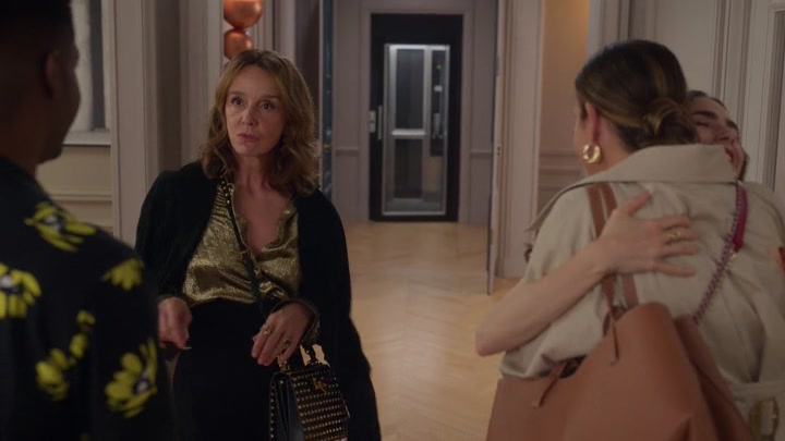 Emily_in_Paris_S02E09_WEBRip_x264-ION10_0509.jpg Emily_in_Paris_S02E09_WEBRip_x264-ION10_0509.jpg