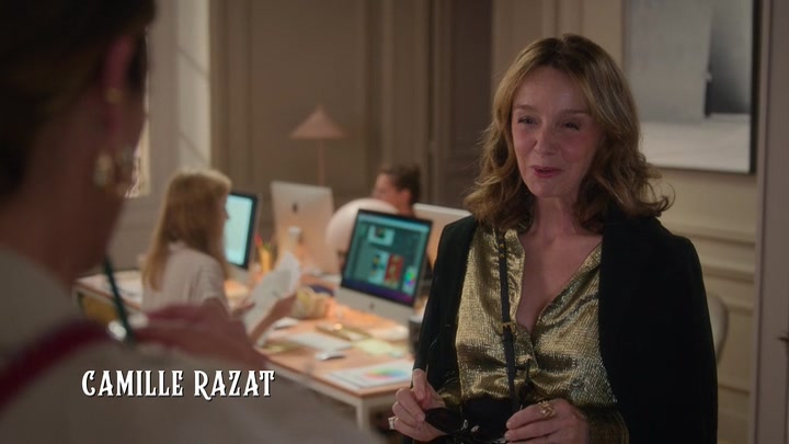 Emily_in_Paris_S02E09_WEBRip_x264-ION10_0544.jpg