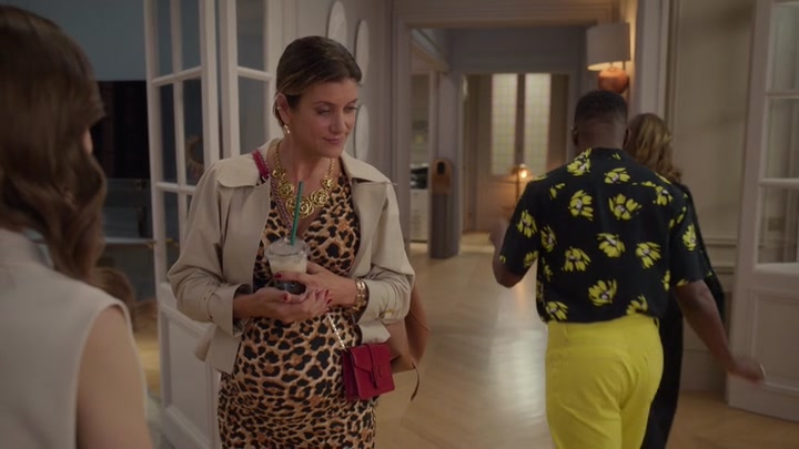 Emily_in_Paris_S02E09_WEBRip_x264-ION10_0626.jpg Emily_in_Paris_S02E09_WEBRip_x264-ION10_0626.jpg