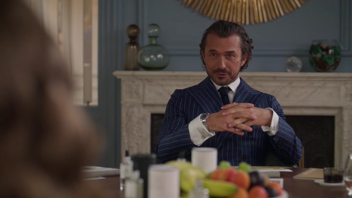 Emily_in_Paris_S02E09_WEBRip_x264-ION10_0661.jpg