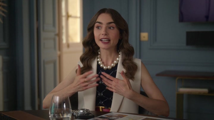 Emily_in_Paris_S02E09_WEBRip_x264-ION10_0666.jpg Emily_in_Paris_S02E09_WEBRip_x264-ION10_0666.jpg