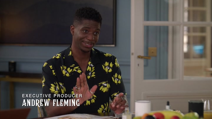 Emily_in_Paris_S02E09_WEBRip_x264-ION10_0675.jpg