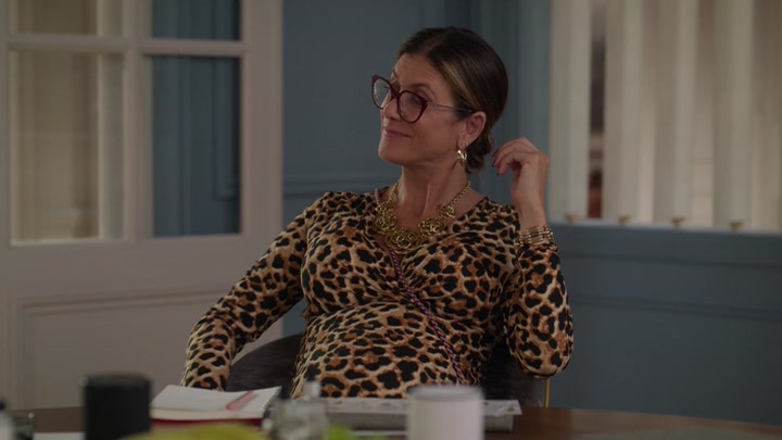 Emily_in_Paris_S02E09_WEBRip_x264-ION10_0688.jpg