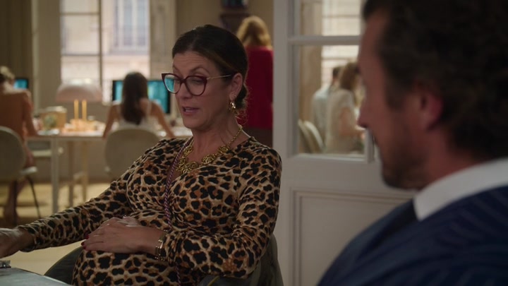 Emily_in_Paris_S02E09_WEBRip_x264-ION10_0731.jpg