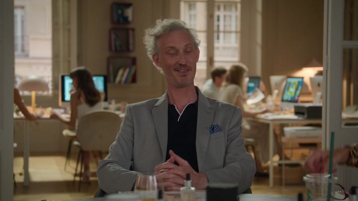 Emily_in_Paris_S02E09_WEBRip_x264-ION10_0779.jpg Emily_in_Paris_S02E09_WEBRip_x264-ION10_0779.jpg