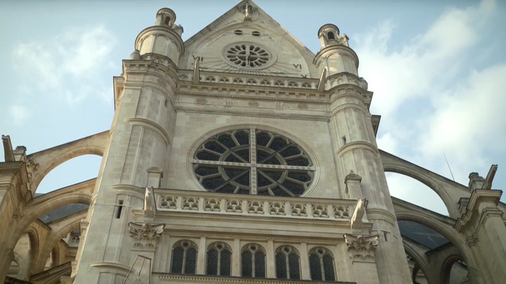 Emily_in_Paris_S02E09_WEBRip_x264-ION10_0791.jpg