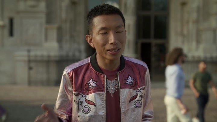 Emily_in_Paris_S02E09_WEBRip_x264-ION10_0898.jpg Emily_in_Paris_S02E09_WEBRip_x264-ION10_0898.jpg