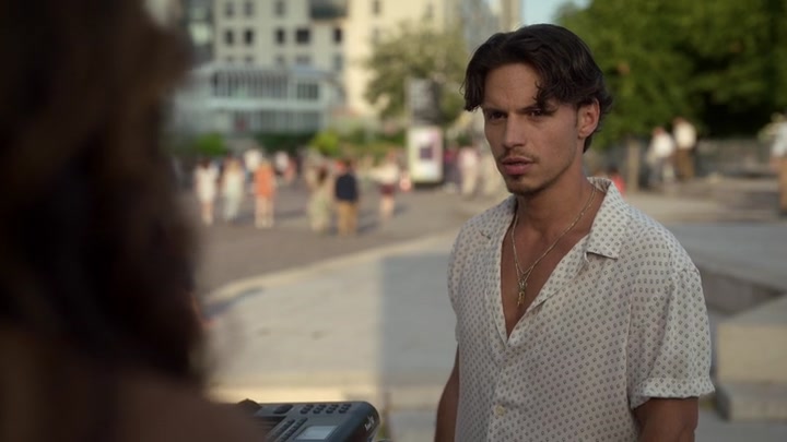Emily_in_Paris_S02E09_WEBRip_x264-ION10_0914.jpg Emily_in_Paris_S02E09_WEBRip_x264-ION10_0914.jpg