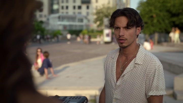 Emily_in_Paris_S02E09_WEBRip_x264-ION10_0951.jpg Emily_in_Paris_S02E09_WEBRip_x264-ION10_0951.jpg