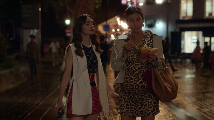 Emily_in_Paris_S02E09_WEBRip_x264-ION10_1023.jpg