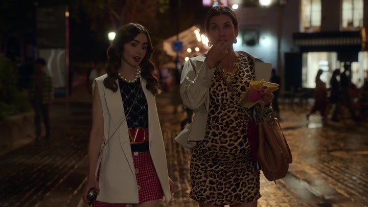 Emily_in_Paris_S02E09_WEBRip_x264-ION10_1027.jpg