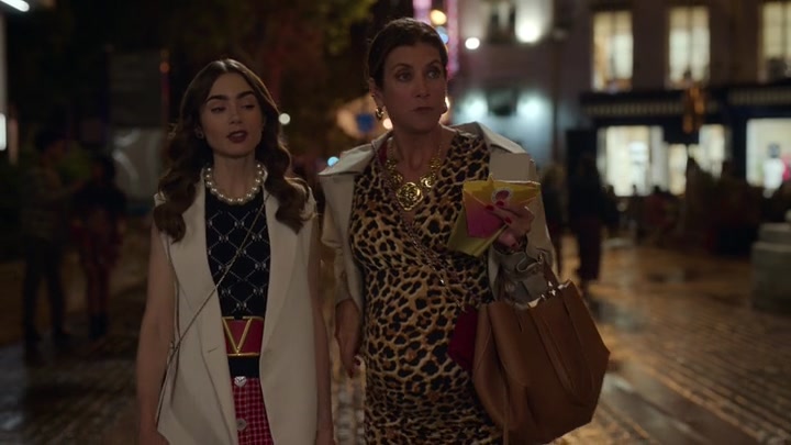 Emily_in_Paris_S02E09_WEBRip_x264-ION10_1047.jpg Emily_in_Paris_S02E09_WEBRip_x264-ION10_1047.jpg
