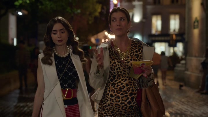 Emily_in_Paris_S02E09_WEBRip_x264-ION10_1062.jpg