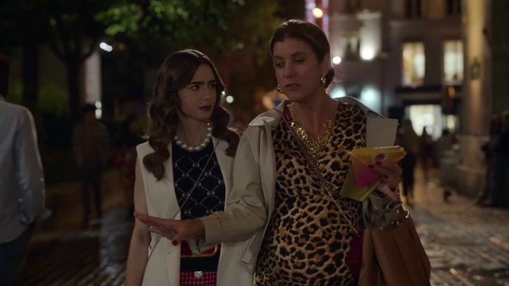 Emily_in_Paris_S02E09_WEBRip_x264-ION10_1073.jpg