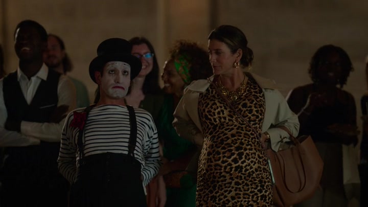 Emily_in_Paris_S02E09_WEBRip_x264-ION10_1215.jpg