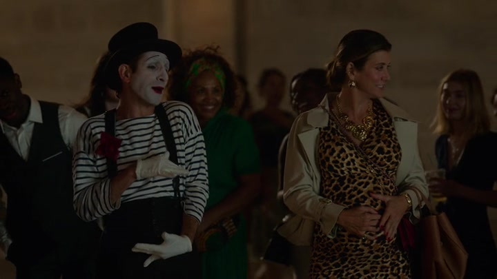 Emily_in_Paris_S02E09_WEBRip_x264-ION10_1227.jpg