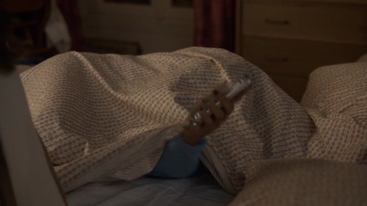 Emily_in_Paris_S02E09_WEBRip_x264-ION10_1286.jpg