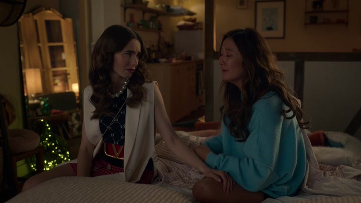 Emily_in_Paris_S02E09_WEBRip_x264-ION10_1345.jpg