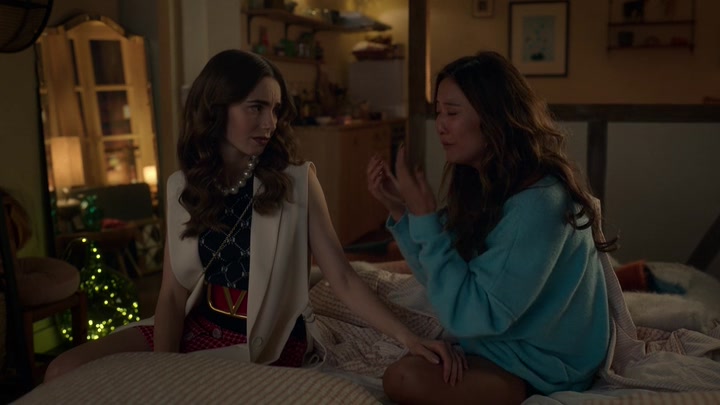 Emily_in_Paris_S02E09_WEBRip_x264-ION10_1346.jpg