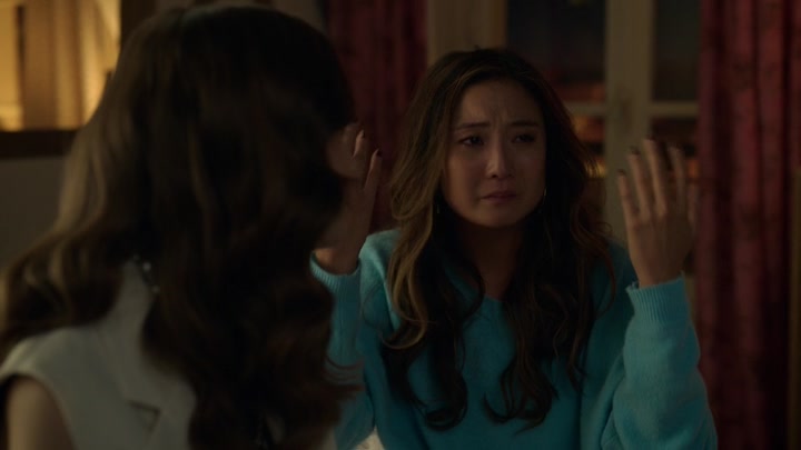 Emily_in_Paris_S02E09_WEBRip_x264-ION10_1388.jpg
