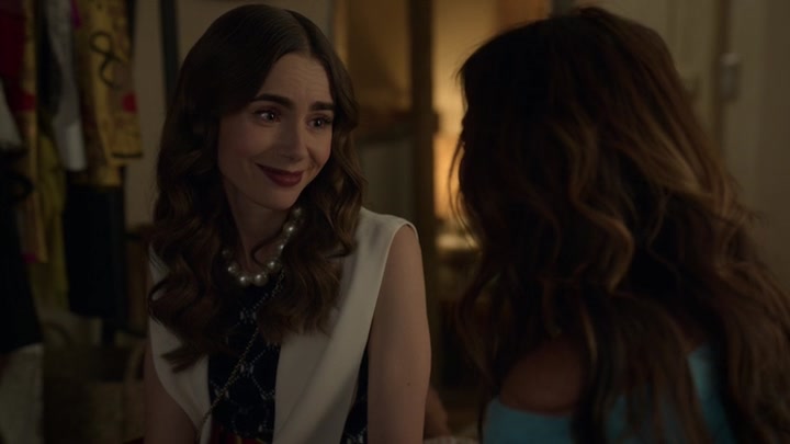 Emily_in_Paris_S02E09_WEBRip_x264-ION10_1395.jpg