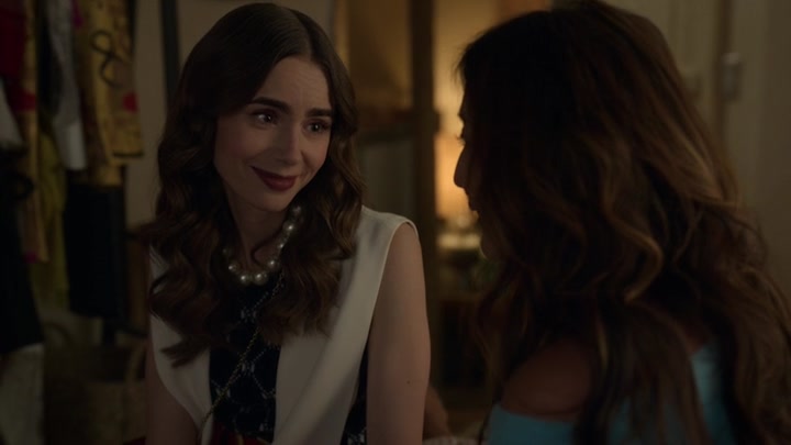 Emily_in_Paris_S02E09_WEBRip_x264-ION10_1396.jpg