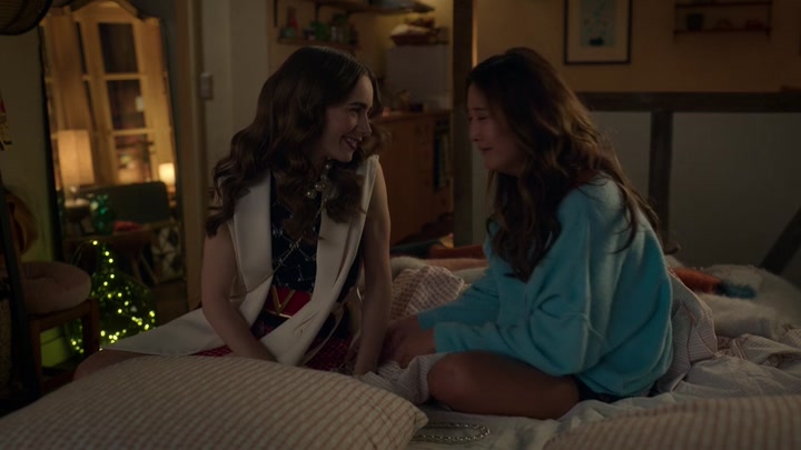 Emily_in_Paris_S02E09_WEBRip_x264-ION10_1424.jpg