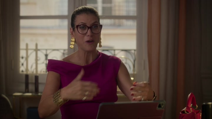 Emily_in_Paris_S02E09_WEBRip_x264-ION10_1477.jpg