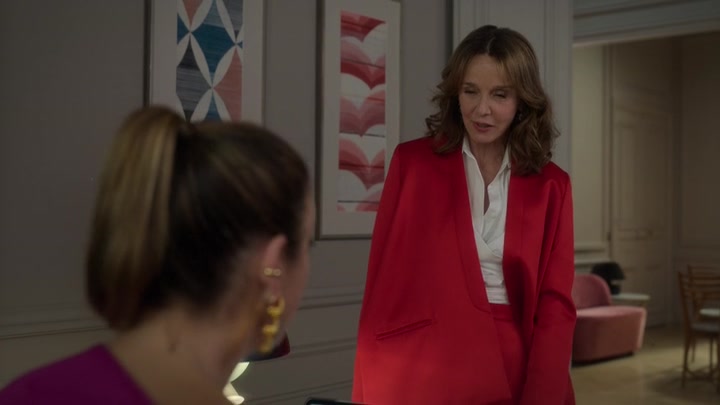 Emily_in_Paris_S02E09_WEBRip_x264-ION10_1496.jpg