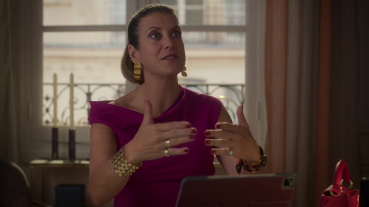 Emily_in_Paris_S02E09_WEBRip_x264-ION10_1499.jpg