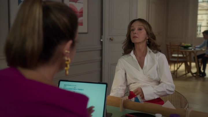 Emily_in_Paris_S02E09_WEBRip_x264-ION10_1515.jpg Emily_in_Paris_S02E09_WEBRip_x264-ION10_1515.jpg