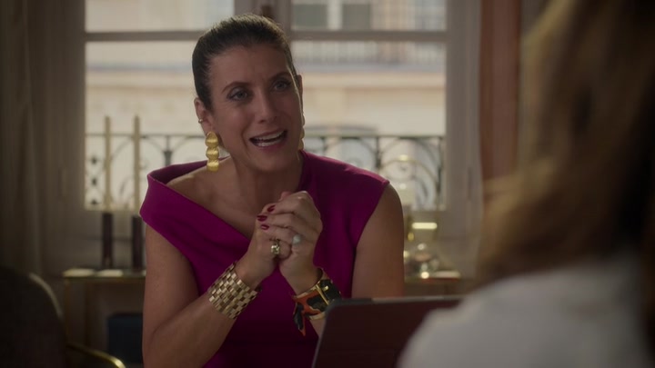 Emily_in_Paris_S02E09_WEBRip_x264-ION10_1518.jpg