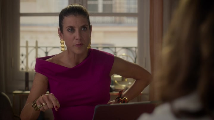 Emily_in_Paris_S02E09_WEBRip_x264-ION10_1563.jpg