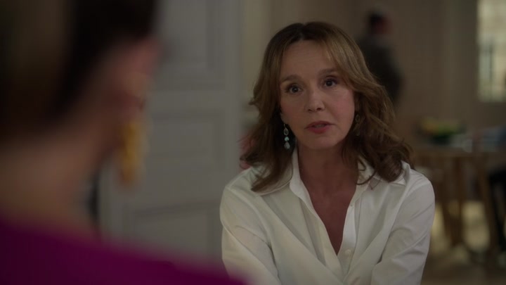 Emily_in_Paris_S02E09_WEBRip_x264-ION10_1580.jpg