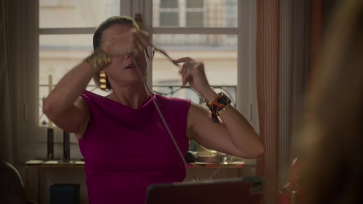 Emily_in_Paris_S02E09_WEBRip_x264-ION10_1646.jpg Emily_in_Paris_S02E09_WEBRip_x264-ION10_1646.jpg