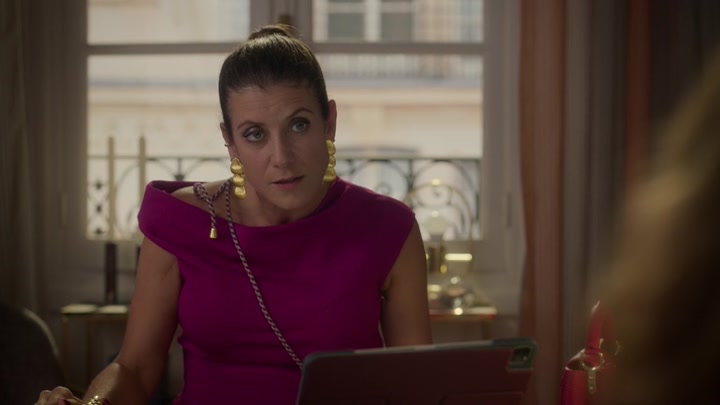 Emily_in_Paris_S02E09_WEBRip_x264-ION10_1655.jpg