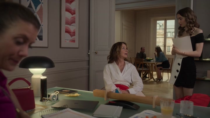 Emily_in_Paris_S02E09_WEBRip_x264-ION10_1707.jpg Emily_in_Paris_S02E09_WEBRip_x264-ION10_1707.jpg