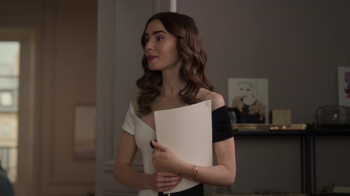 Emily_in_Paris_S02E09_WEBRip_x264-ION10_1746.jpg