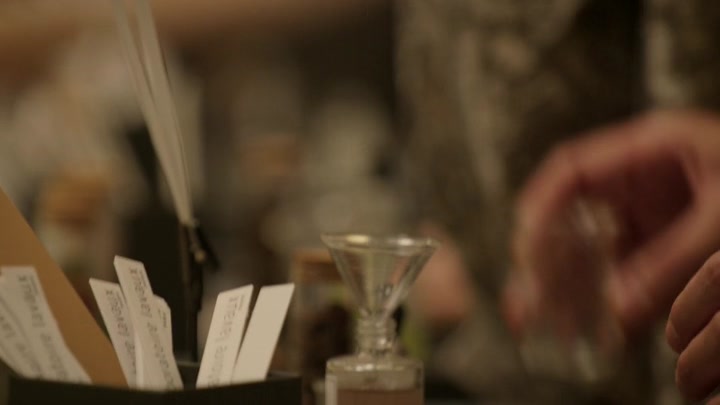 Emily_in_Paris_S02E09_WEBRip_x264-ION10_1773.jpg Emily_in_Paris_S02E09_WEBRip_x264-ION10_1773.jpg