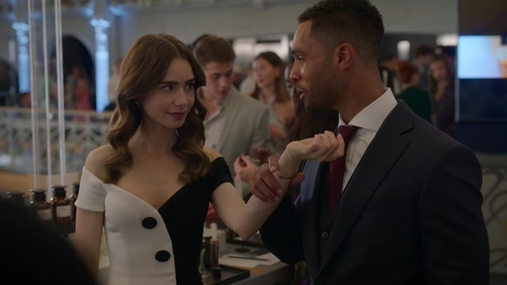 Emily_in_Paris_S02E09_WEBRip_x264-ION10_1848.jpg Emily_in_Paris_S02E09_WEBRip_x264-ION10_1848.jpg