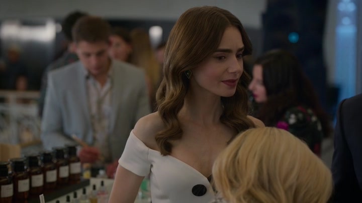Emily_in_Paris_S02E09_WEBRip_x264-ION10_1871.jpg Emily_in_Paris_S02E09_WEBRip_x264-ION10_1871.jpg