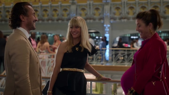 Emily_in_Paris_S02E09_WEBRip_x264-ION10_1980.jpg