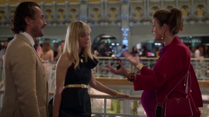 Emily_in_Paris_S02E09_WEBRip_x264-ION10_2000.jpg