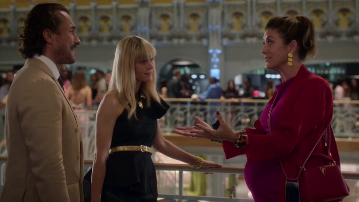 Emily_in_Paris_S02E09_WEBRip_x264-ION10_2001.jpg